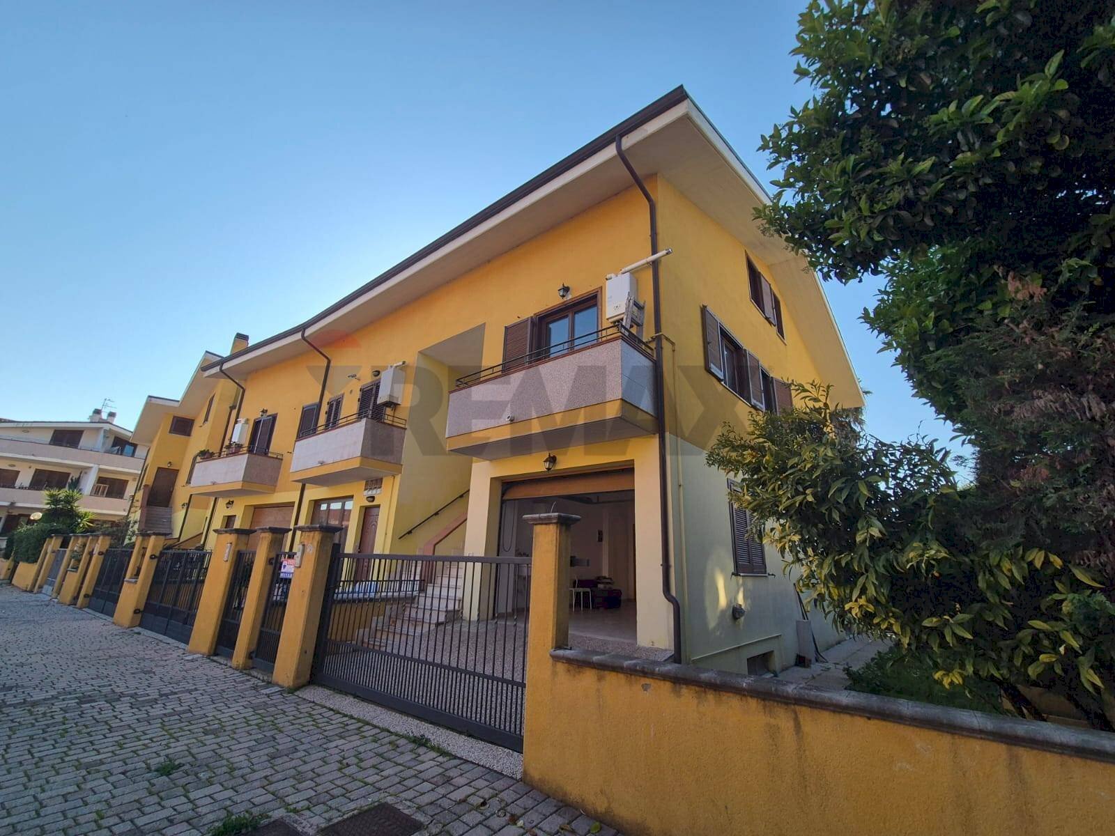 Casa all\'aperto - Villa a Schiera Via Antonella D'Aquino
 
51, Francavilla al Mare - foto 1