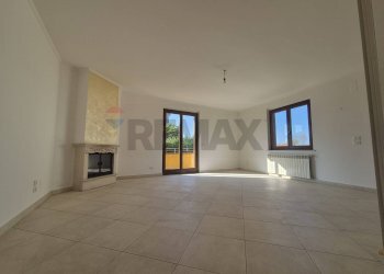 Stanza vuota - Villa a Schiera Via Antonella D'Aquino
 
51, Francavilla al Mare - foto 2