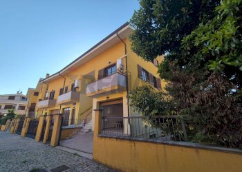 Edificio all\'aperto - Villa a Schiera Via Antonella D'Aquino
 
51, Francavilla al Mare - foto 12