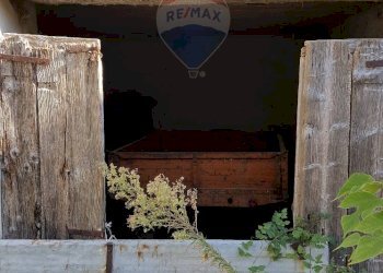 Edificio all\'aperto - Rustico Via Turri
 
39, Ari - foto 3