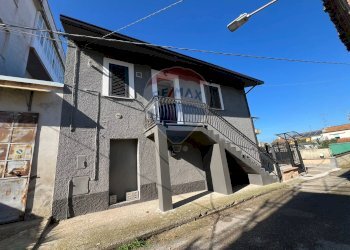 Casa all\'aperto - Casa indipendente C.da Villa Stanazzo
 
143, Lanciano - foto 2