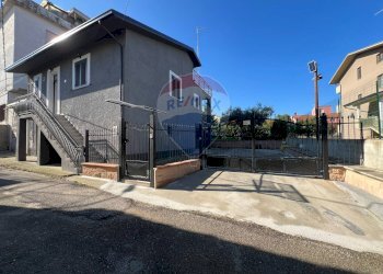 Casa all\'aperto - Casa indipendente C.da Villa Stanazzo
 
143, Lanciano - foto 3