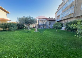 Giardino - Casa indipendente C.da Villa Stanazzo
 
143, Lanciano - foto 5