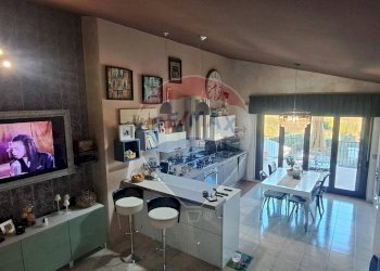 Sala da pranzo - Appartamento Via Ferdinando Galliani
 
27, Altino - foto 5
