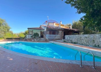 Piscina - Casa indipendente Via San Giorgio
 
63, Treglio - foto 1