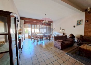 Sala da pranzo - Casa indipendente Via Giuseppe di Tullio, Filetto - foto 32