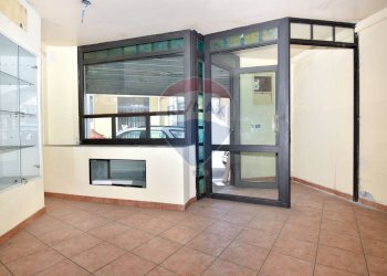 Ricezione / Lobby - Negozio via Vincenzo Bellini
 
70, Giarre - foto 5