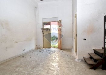 Stanza vuota - Negozio via Vincenzo Bellini
 
70, Giarre - foto 10