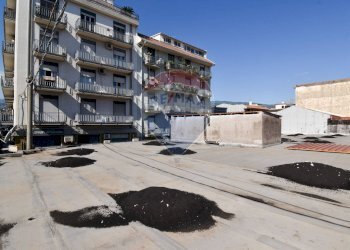 Edificio all\'aperto - Negozio via Vincenzo Bellini
 
70, Giarre - foto 22