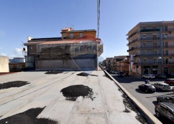 Edificio all\'aperto - Negozio via Vincenzo Bellini
 
70, Giarre - foto 23