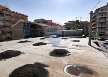 Edificio all\'aperto - Negozio via Vincenzo Bellini
 
70, Giarre - foto 24