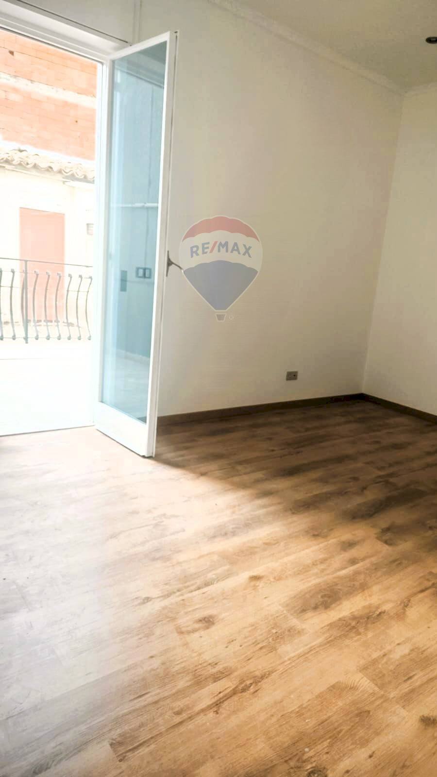 camera 2 p - Three-room apartment via Impallomeni
 
21, Paterno - photo 2