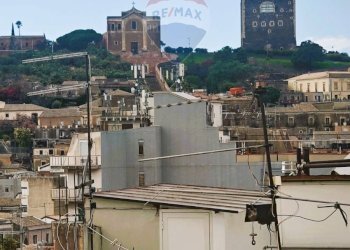 Vista collina storica - Trilocale via Impallomeni
 
21, Paterno - foto 20