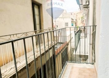 Balcone - Trilocale via Impallomeni
 
21, Paterno - foto 21