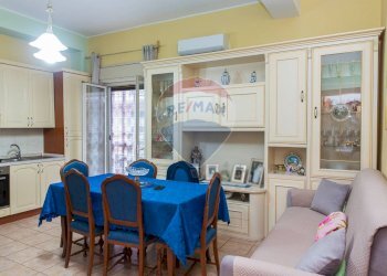 Sala da pranzo - Trilocale via del Frantoio
 
13, Catania - foto 18