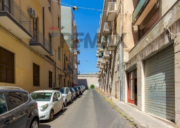 Edificio all\'aperto - Trilocale VIA FEDERICO CICCAGLIONE
 
68, Catania - foto 8