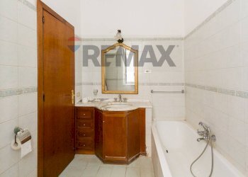Bagno - Trilocale VIA FEDERICO CICCAGLIONE
 
68, Catania - foto 24