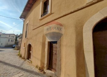 Edificio all\'aperto - Rustico via XXV APRILE, Prata d'Ansidonia - foto 8