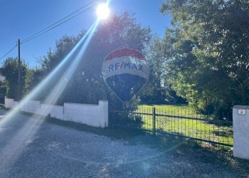 Piscina - Casa indipendente Via Cristoforo Colombo
 
107, Pasian di Prato - foto 14