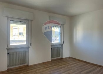 Stanza vuota - Casa indipendente Via Cristoforo Colombo
 
107, Pasian di Prato - foto 54