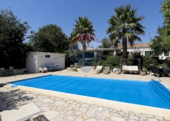 Piscina - Villa CONTRADA CONSERVATORE, Ragusa - foto 4