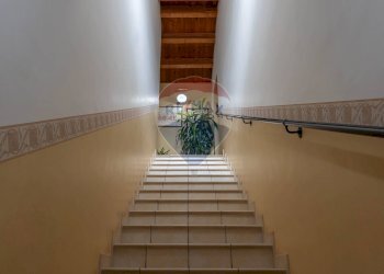 Scale - Villa VIA PAESTUM
 
90, Ragusa - foto 63