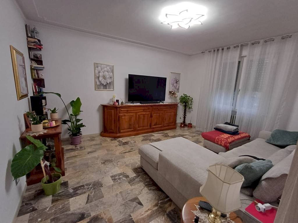 Salone - Four-room apartment via Concordia, Cavezzo - photo 2