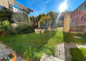 Giardino - Bilocale salita alla Chiesa di Fontanegli, 21, Genova (zona Struppa) - foto 1