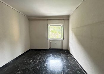 Camera da letto - Trilocale via Molassana, Genova (zona Molassana) - foto 6