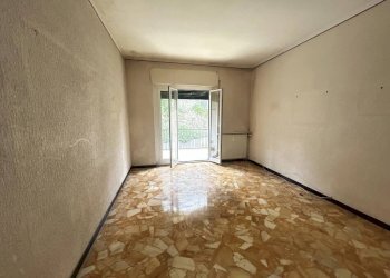 Camera da letto - Trilocale via Molassana, Genova (zona Molassana) - foto 11