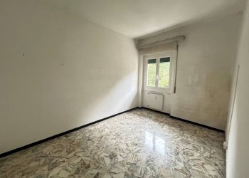 Camera da letto - Trilocale via Molassana, Genova (zona Molassana) - foto 8