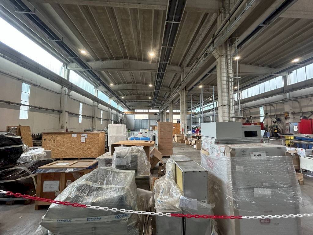 Magazzino - Capannone via Orti, Isola del Cantone - foto 1