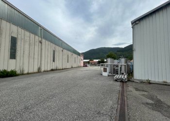 Cortile interno - Capannone via Orti, Isola del Cantone - foto 12