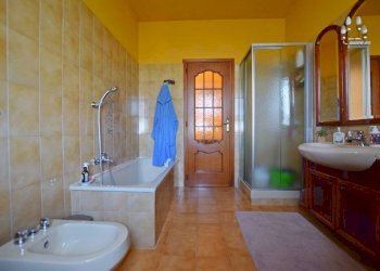 Bagno - Independent house strada Fenogli Castellaro, 2, Villanova Mondovì - photo 29