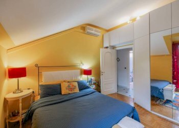Camera da letto - Attico via Teglia, Genova (zona Bolzaneto) - foto 8