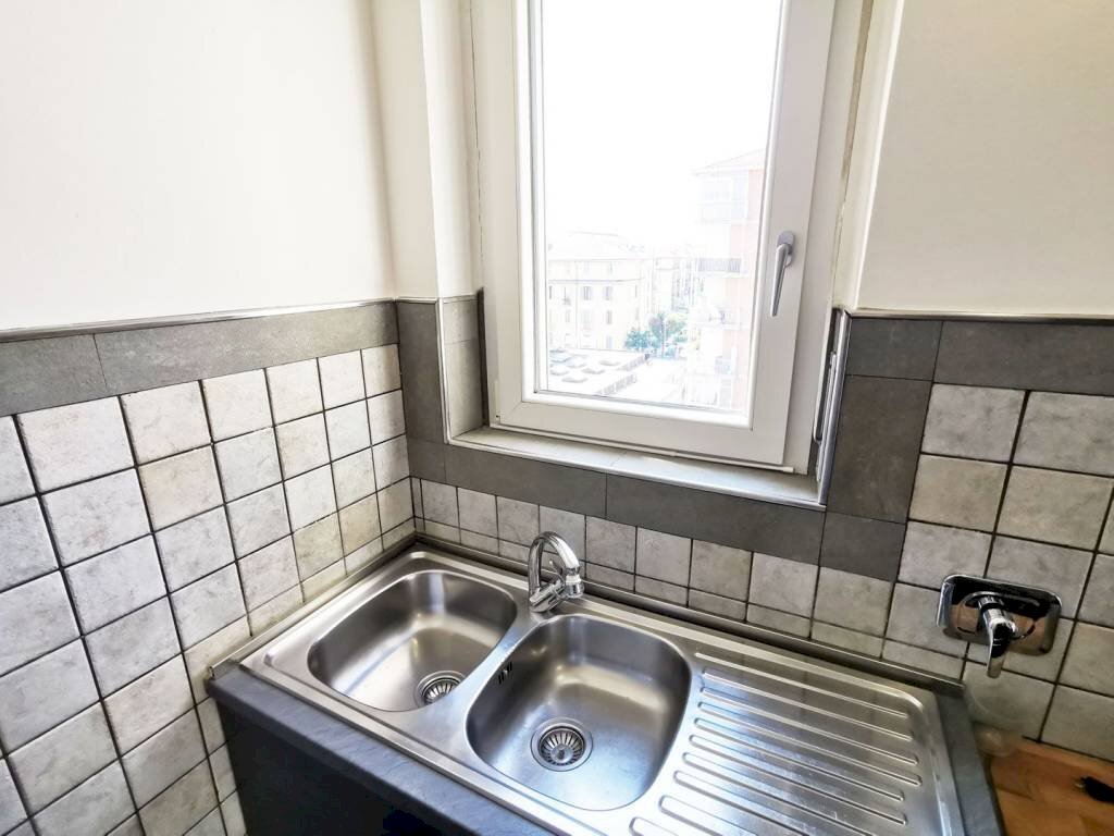 Cucina - Four-room apartment corso Vercelli, 121, Torino (neighborhood Barriera Milano) - photo 3