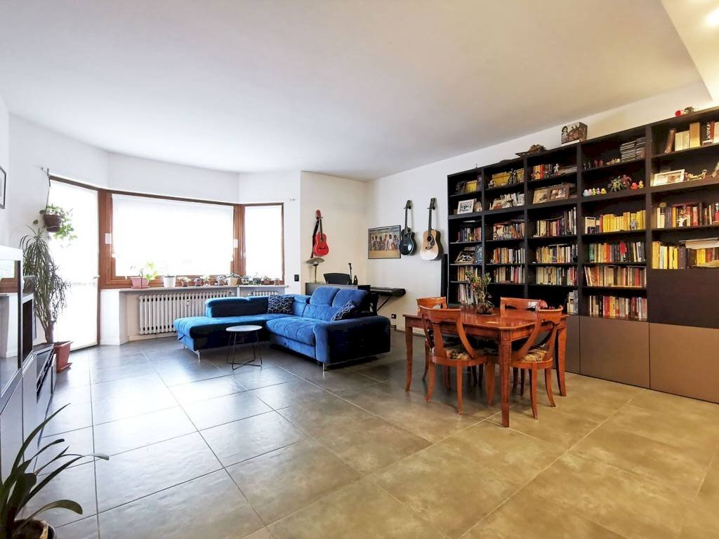 Salone - Quadrilocale via Mocchie, 6, Torino (zona Cit Turin) - foto 1