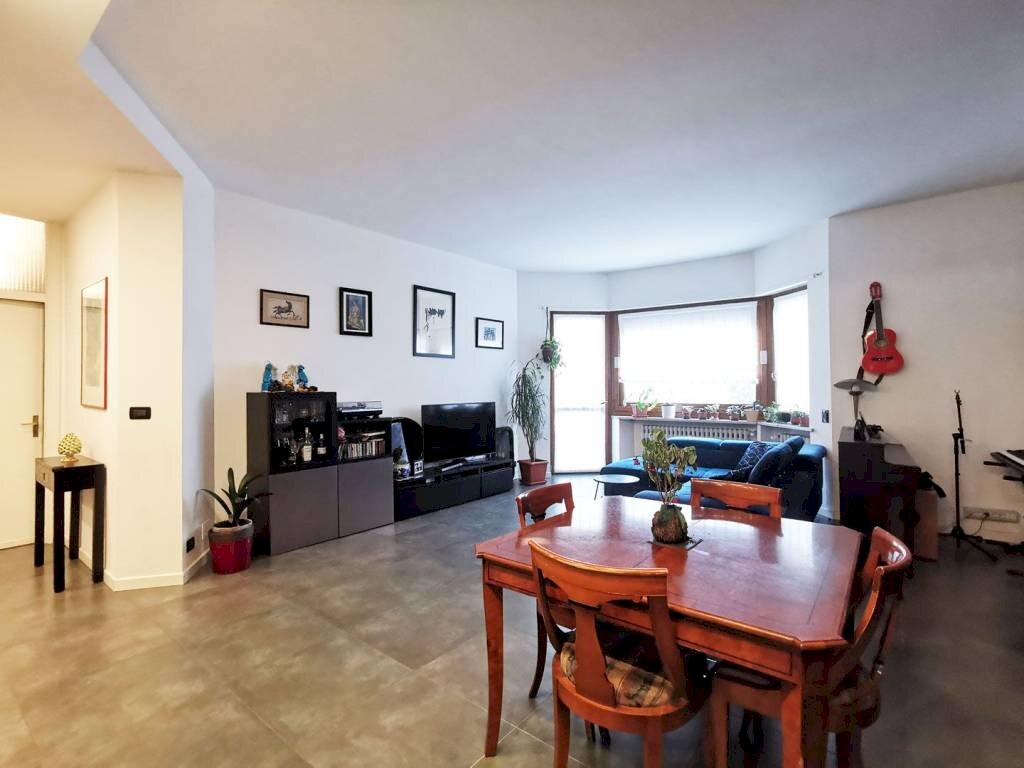 Salone - Quadrilocale via Mocchie, 6, Torino (zona Cit Turin) - foto 2