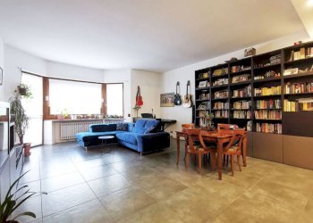 Salone - Quadrilocale via Mocchie, 6, Torino (zona Cit Turin) - foto 1