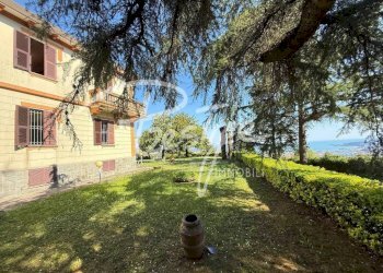 Giardino - Villa via Montalbano, La Spezia - foto 1