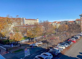 Vista - Quadrilocale via Michele Coppino, 21, Cuneo (zona Centro) - foto 1