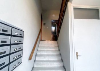 Interno palazzo - Quadrilocale via Michele Coppino, 21, Cuneo (zona Centro) - foto 2