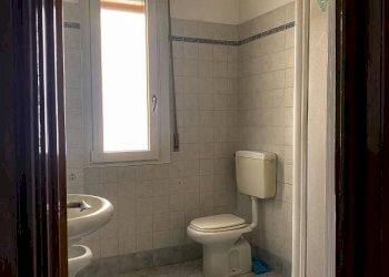 Bagno - Quadrilocale via Michele Coppino, 21, Cuneo (zona Centro) - foto 10