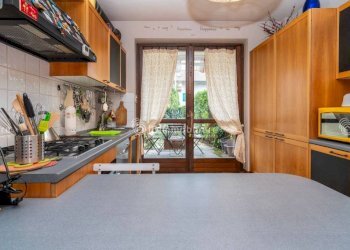 Cucina - Apartment via Caldano, 90/2, Caselle Torinese - photo 19