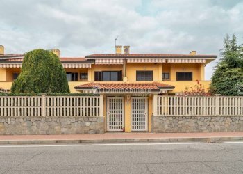 Facciata - Appartamento via Caldano, 90/2, Caselle Torinese - foto 9