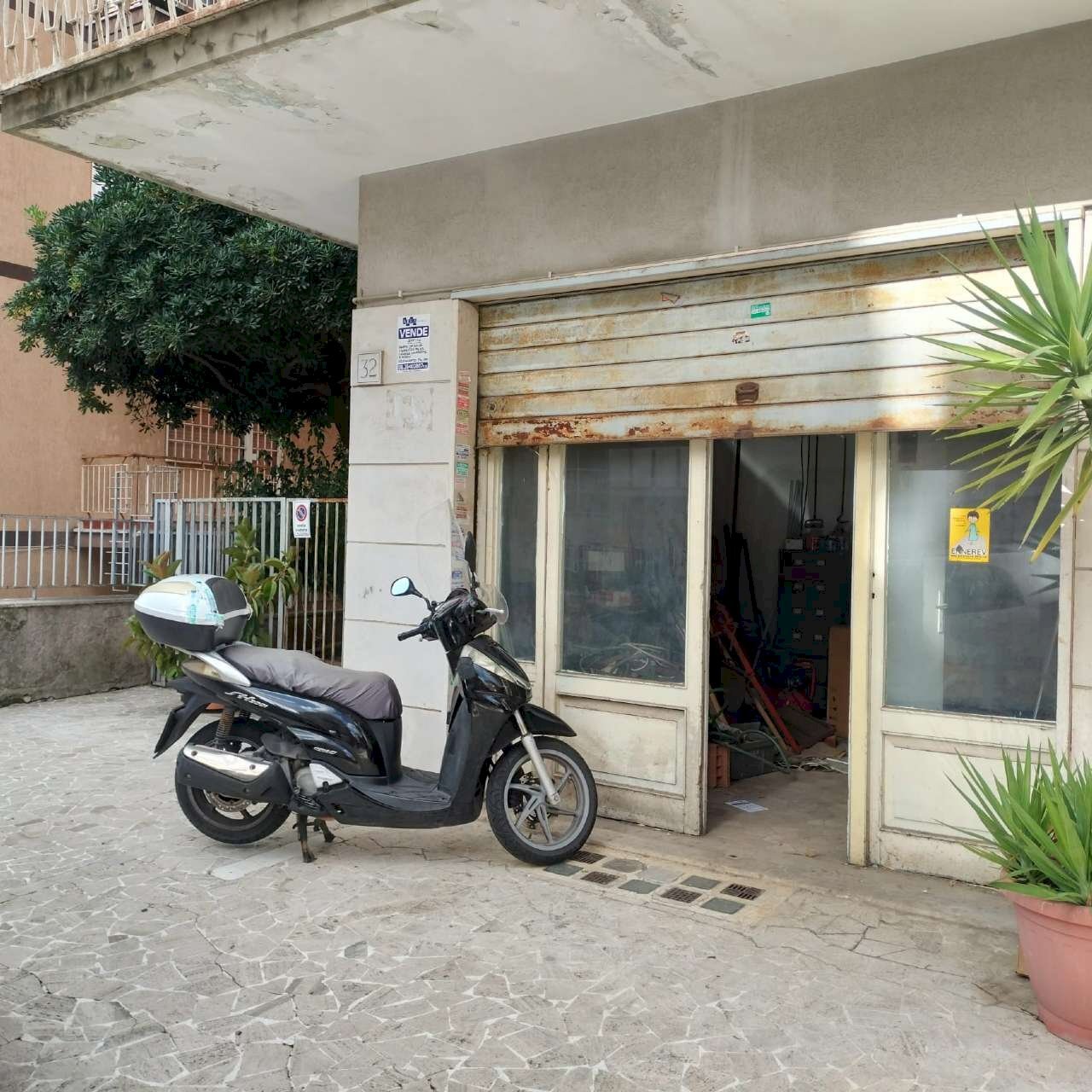 Esterno 2. - Shop via Camillo Negro, Roma - photo 2