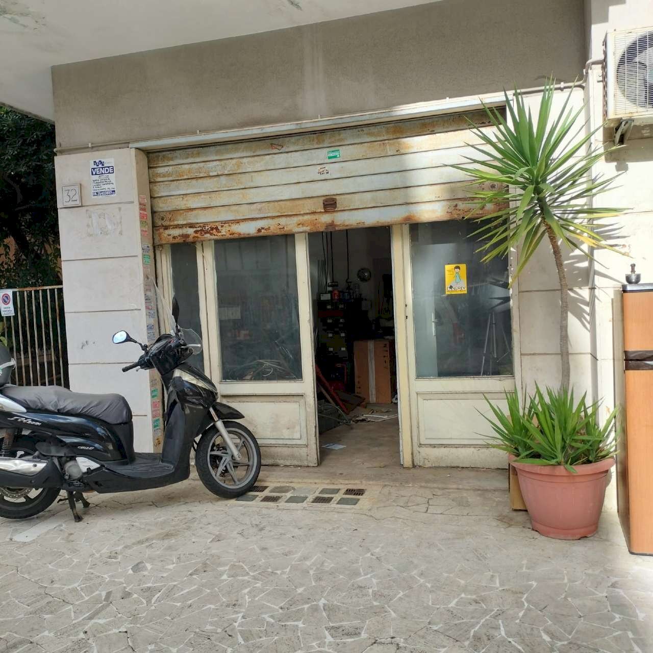 Esterno 3. - Shop via Camillo Negro, Roma - photo 3