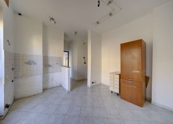 dsc09467_68_69_70_71 - Bilocale via Pordenone, 16, Torino (zona Santa Rita) - foto 5