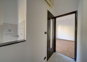 dsc09542_3_4_5_6 - Bilocale via Pordenone, 16, Torino (zona Santa Rita) - foto 16