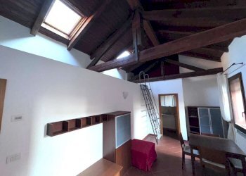 soggiorno - Trilocale via San Mamolo, Bologna (zona Colli) - foto 9